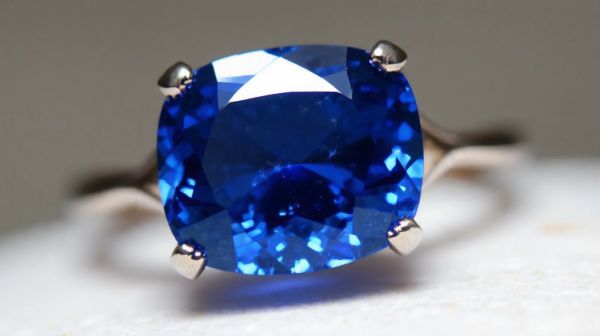 Top 5 conseils pour créer votre bague saphir sur mesure